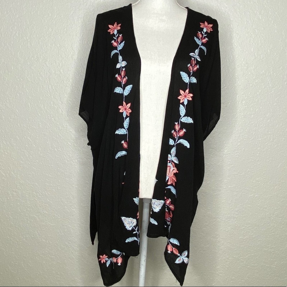Chloe & Katie Open Front Floral Kimono Size S